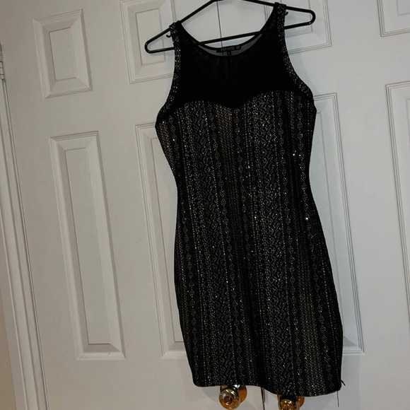 Femme vintage 80s Style sheer shiny detail lace cocktail mini body con dress - Picture 3 of 13